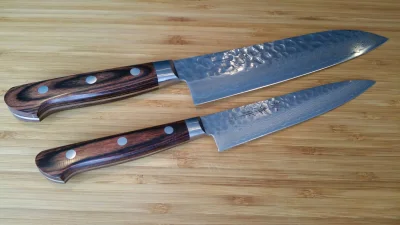 SergeantMattBaker - Dojechały ( ͡º ͜ʖ͡º) 

18cm santoku i 13,5cm petty, Stal VG-10. #...