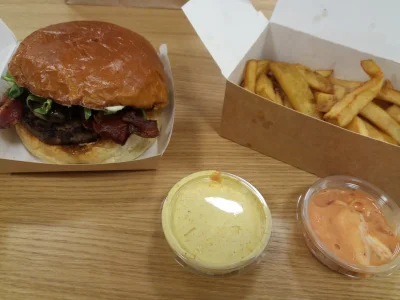 M.....k - #czymirasekturasekjestszczesliwy

Mordo widzisz tego burgera i frytki no wł...
