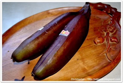 t.....p - w Piotrze i Pawle mozna dorwac bananany czewone, mają taką ciemna skórke