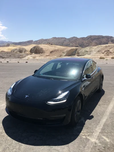 MattMan - Tesla Model 3, który wypatrzyłem w Zabriskie Point w Dolinie Śmierci. Całki...