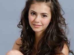 kayleigh1507 - @vervurax: @sens: Albo Nina Dobrev.