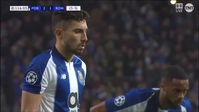 Ziqsu - Alex Telles (rzut karny)
FC Porto - AS Roma [3]:1
STREAMABLE
#mecz #golgif...