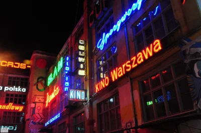 Vydra - #wroclaw #neony

Świecą się może jeszcze neony w podwórku na Ruskiej?