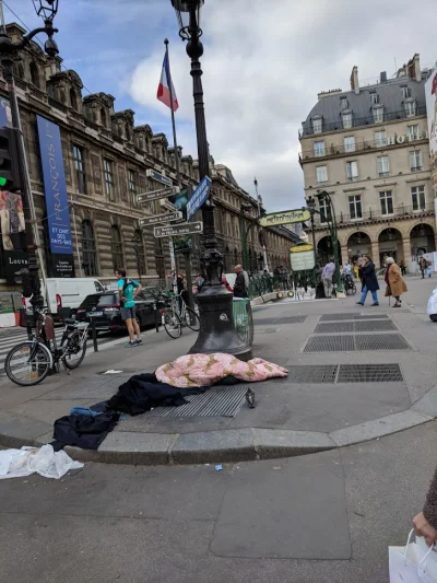 Wap30 - > zobacz Paryż, tu ludzie żyją 100x lepiej niz w waszej oblężonej twierdzy

...
