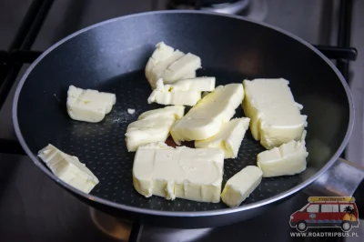 DzdzystyDzejson - @MG78 to jest według Ciebie 75 gramów masła? ( ͡° ͜ʖ ͡°)