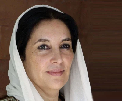 Lele - Benazir Bhutto - pakistańska polityk. Została odwołana z funkcji premiera Paki...