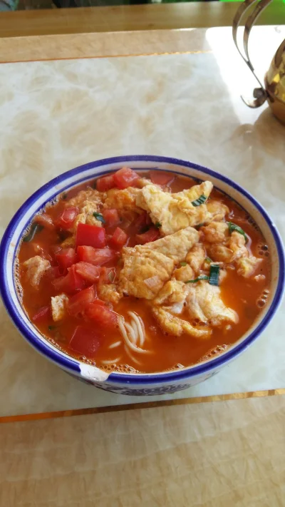 fan_comy - Tak wygląda chińska pomidorówka, pomidor, jajo i makaronik. O dziwo połącz...