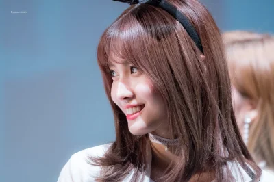 XKHYCCB2dX - #momo #twice 
#koreanka #japonka