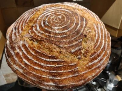 kmicic77 - Mój ostatni chleb 2018 roku. Zrobiony z białej mąki pszennej i razowej sam...