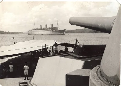 D.....o - #2wojnaswiatowa #darkboloww2 #fotohistoria #militaria



Okręt Queen Mary s...