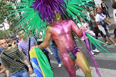 xat1 - @artpop: 
Idź szerzyć nieprawdę gdzieś indziej.

Gay Pride 2018 Paris via g...