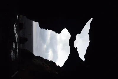 Jester22 - yoda cave na islandii, w komentarzach fota z zewnatrz ;)
p.s. wypok z upo...