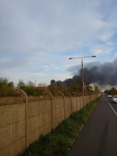 jedrek018 - @Prezes_Lato: pożar na terenie zakładów azotowych, zapalił się trawnik pr...