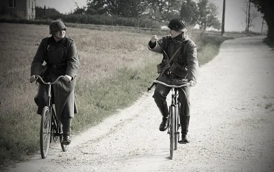 Adhezyt - Tour de Pologne 1940 :P

Jeśli chcieli sprawdzonych kolarzy z tego okresu...