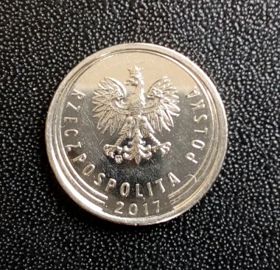 opilec - Właśnie znalazłem "nowa" 20 groszówkę. Tej przynajmniej magnes nie przyciąga...