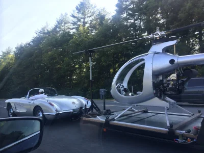 lennyface - #wygryw #pics 


 50's corvette towing a helicopter. this guy is winning ...