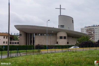 i0i0i0 - Czy to kościół czy to statek?

#krakow #bronowice #heheszki #kosciol #maka...