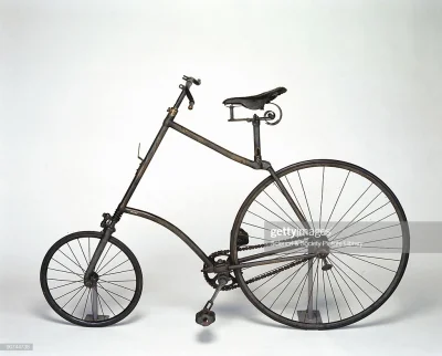 HuYuHai_Ding - Humber pattern 'safety' bicycle, 1888.
Ten rower miał mniejsze przedn...