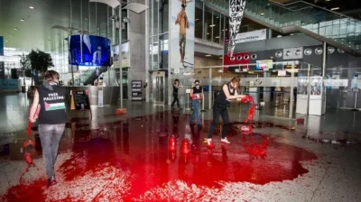 pawelwiatr - Półtora roku temu na lotnisku w Brukseli rozlana była sztuczna krew. Fem...