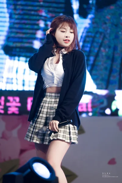 XKHYCCB2dX - #chaewon #april 
#koreanka