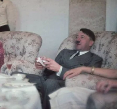 xVolR - @Grzolsat: To akurat popieram, przecież Hitler też grał w gry ( ͡° ͜ʖ ͡°)