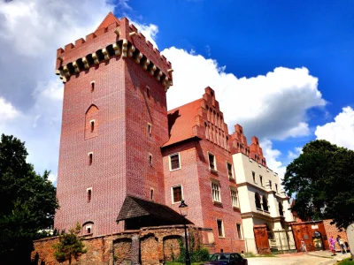 pincetczy - Co tam kamienice... W Poznaniu najpiękniejszy jest średniowieczny zamek z...
