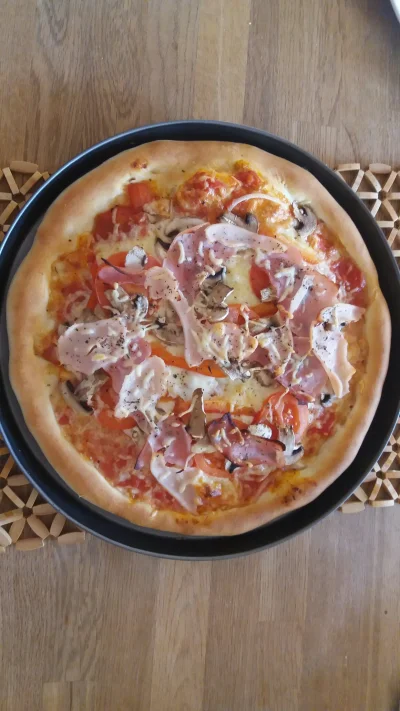 zajelimilogin - Mireczki taką #pizza dziś popełniłem. Najlepsza domowa pizza jaką jad...