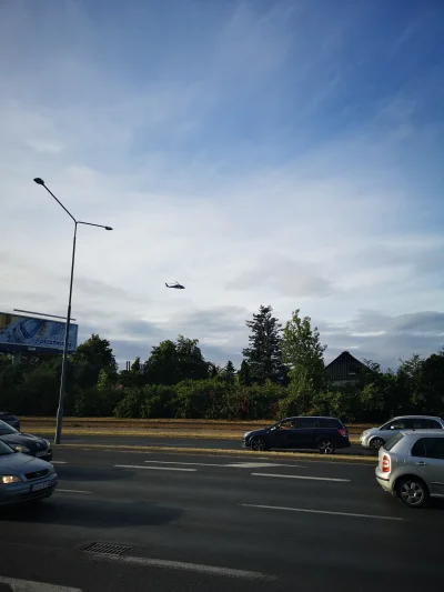 Avlu - Wiecie dlaczego blackhawk krąży nad Poznaniem? #poznan #lotnictwo #wojsko