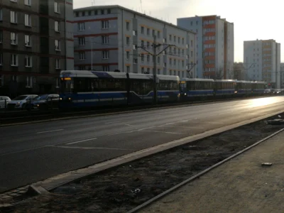 a.....s - Od kiedy we Wroclawiu sa takie dlugie tramwaje? ( ͡º ͜ʖ͡º)
#wroclaw