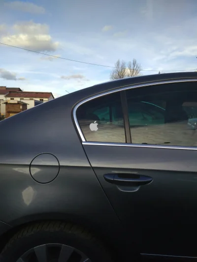 DaaJay - Mircy patrzcie jak ktoś przystroił passata. To ten sławny Apple Car? #apple ...