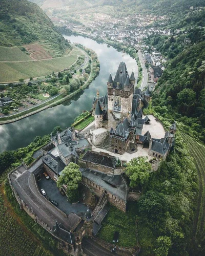 Castellano - Zamek Cochem. Niemcy
foto: Manuel Dietrich Photography
#fotografia #za...