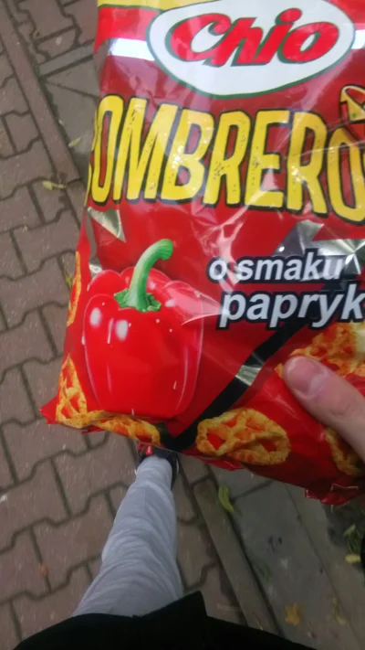 alfredbuzdygan - Dostałem w #biedronka - smak dzieciństwa. #chiochips #jedzzwykopem #...