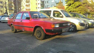 Drogomir - Audi 80 B2
#carspotting #czarneblachy #audi #samochody