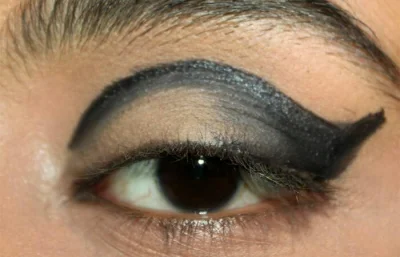 harpiowata - chciałam komuś pokazać jak wygląda cut crease, a pokazało mi się to ( ͡°...