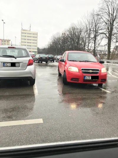 chozi - Gdyby ktoś szukał sprawcy uszkodzenia tylnego błotnika po prawej stronie w sw...