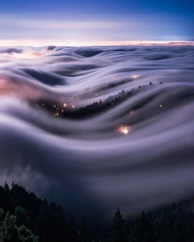 t.....m - Falujące morze mgieł. Widok ze szczytu Mount Tamalpais w Kaliforni

Zródło:...