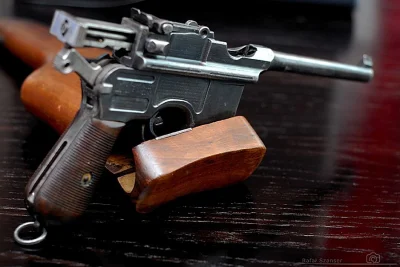 Rogue - Mauser C96 Broomhandle, 7,63x25, broń jeszcze XIX-wieczna, ale już na scalaki...