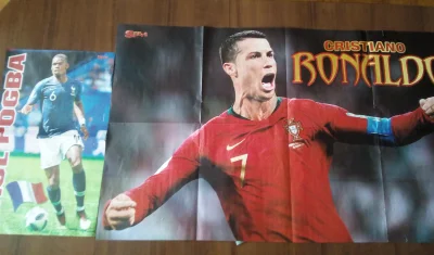 Miz_ - Dzisiaj w BravoSporcie OGROMNY plakat z Królem Futbolu(｡◕‿‿◕｡) obok dla porówn...