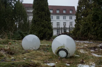 nightmeen - Kiedyś bardzo dobrze prosperujący pensjonat, dziś niestety stoi opuszczon...