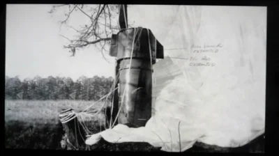 myrmekochoria - Bomba wodorowa Mark 39 jeszcze z nienaruszonym spadochronem w Karolin...