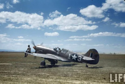 Mleko_O - #iiwojnaswiatowawkolorze

Amerykański myśliwiec Curtiss P-40E z 57. Grupy...