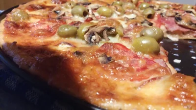 labla - Czestujcie się ;-)

#pokazkolacje #gotujzwykopem #pizza