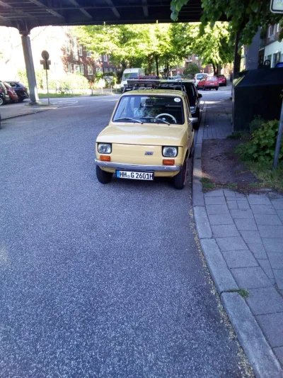 Gch9 - #samochody #maluch
Taka perełka złapana w Hamburgu na niemieckich blachach