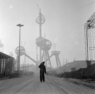 enforcer - Atomium podczas budowy, Bruksela, 1957 rok.
#ciekawostki #fotohistoria #n...