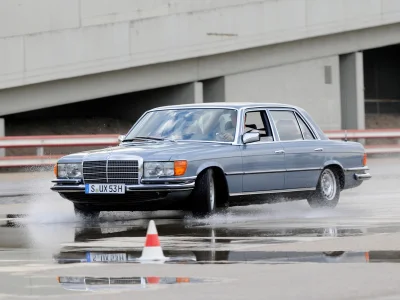 Merolka - W116 450 SEL z silnikiem 6.9 w akcji (✌ ﾟ ∀ ﾟ)☞
#mercedesspam
SPOILER