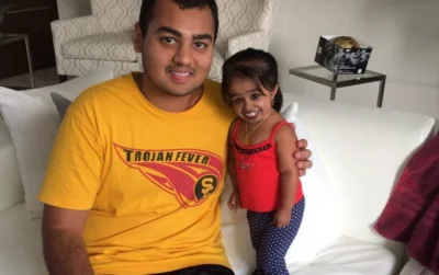dr_Klotz - Jyoti Kisange Amge - najmniejsza kobieta na świecie i jej mąż. Ideał każde...