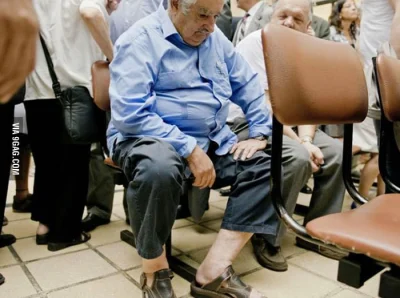 rennaissance - @stasiek_opona prezydent Urugwaju normalnie czeka w kolejce do lekarza