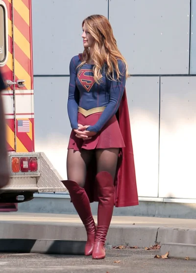 f.....s - #supergirl #melissabenoist #cosplay #ladnapani

Więcej: http://imgur.com/...