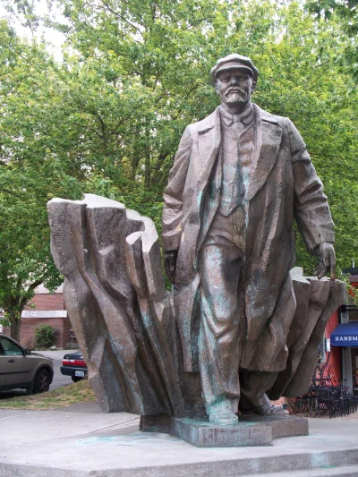 k.....k - pomnik Lenina w Seattle:)