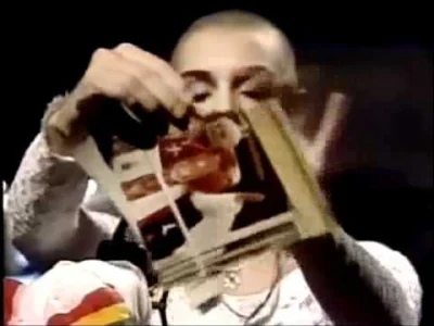 m.....0 - @szpoq: uzupełniając,
Już w 1992 irlandzka piosenkarka Sinead O'Connor prz...